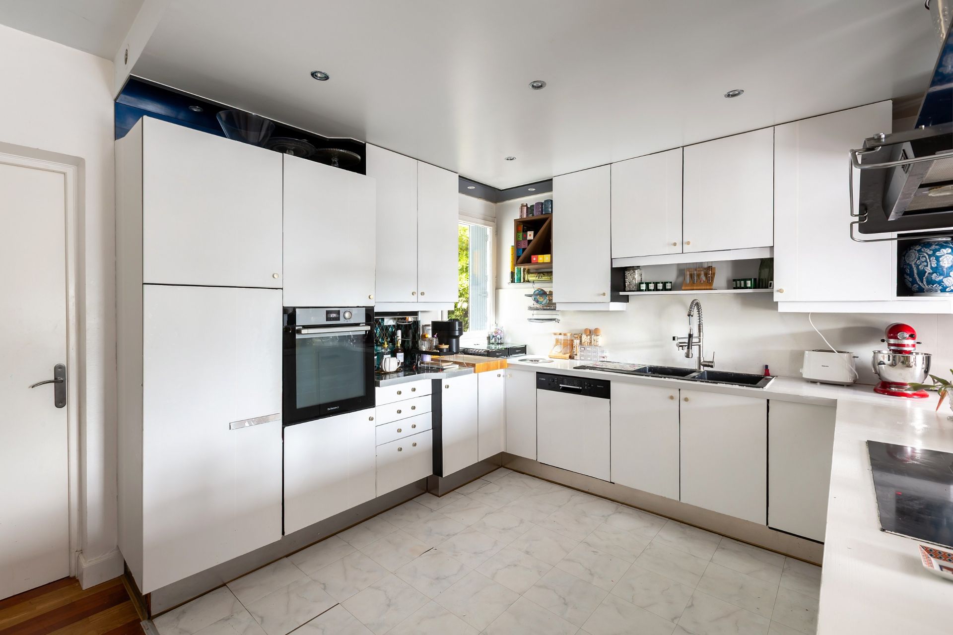 luxury house 10 Rooms for sale on TRIEL SUR SEINE (78510)
