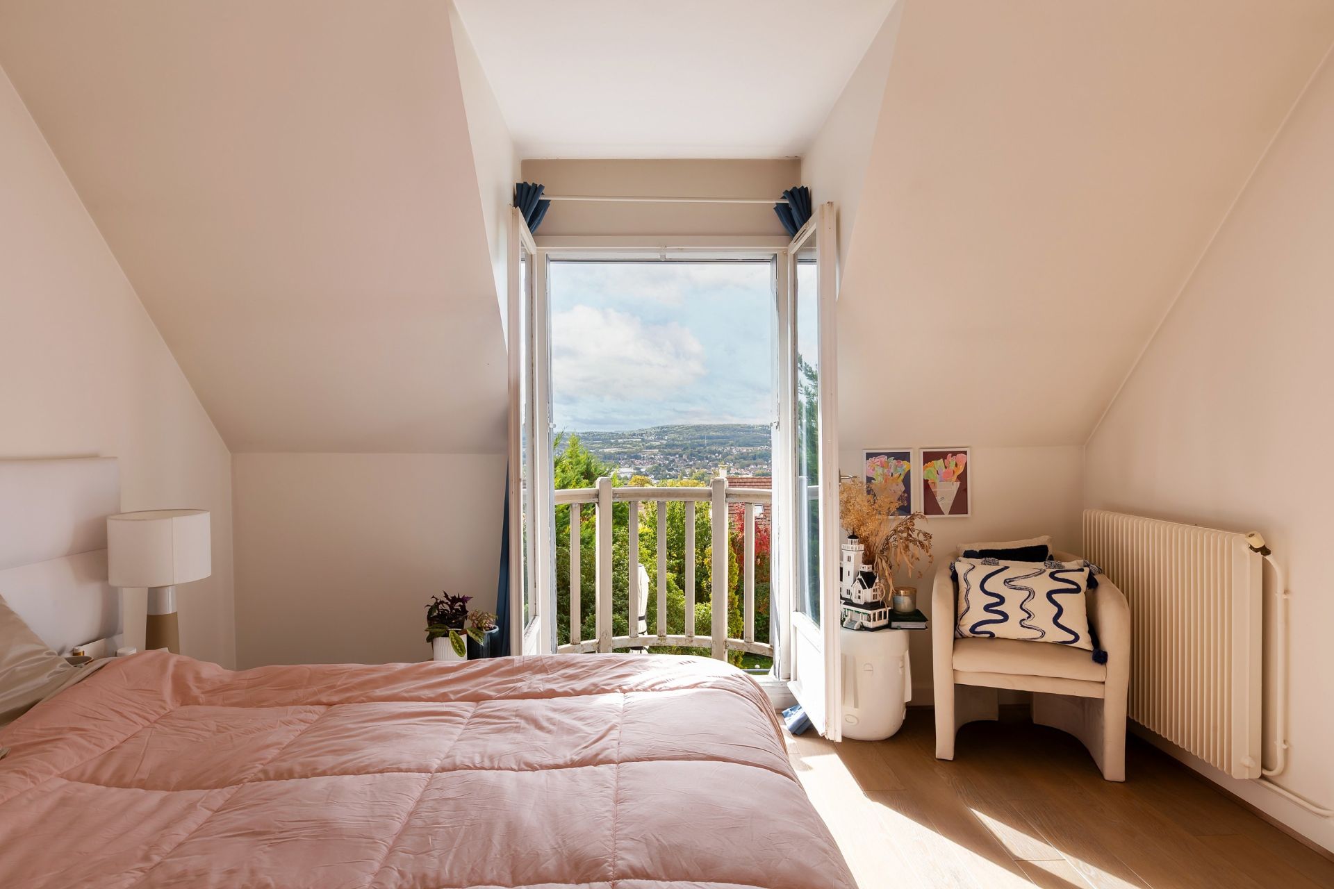 luxury house 10 Rooms for sale on TRIEL SUR SEINE (78510)