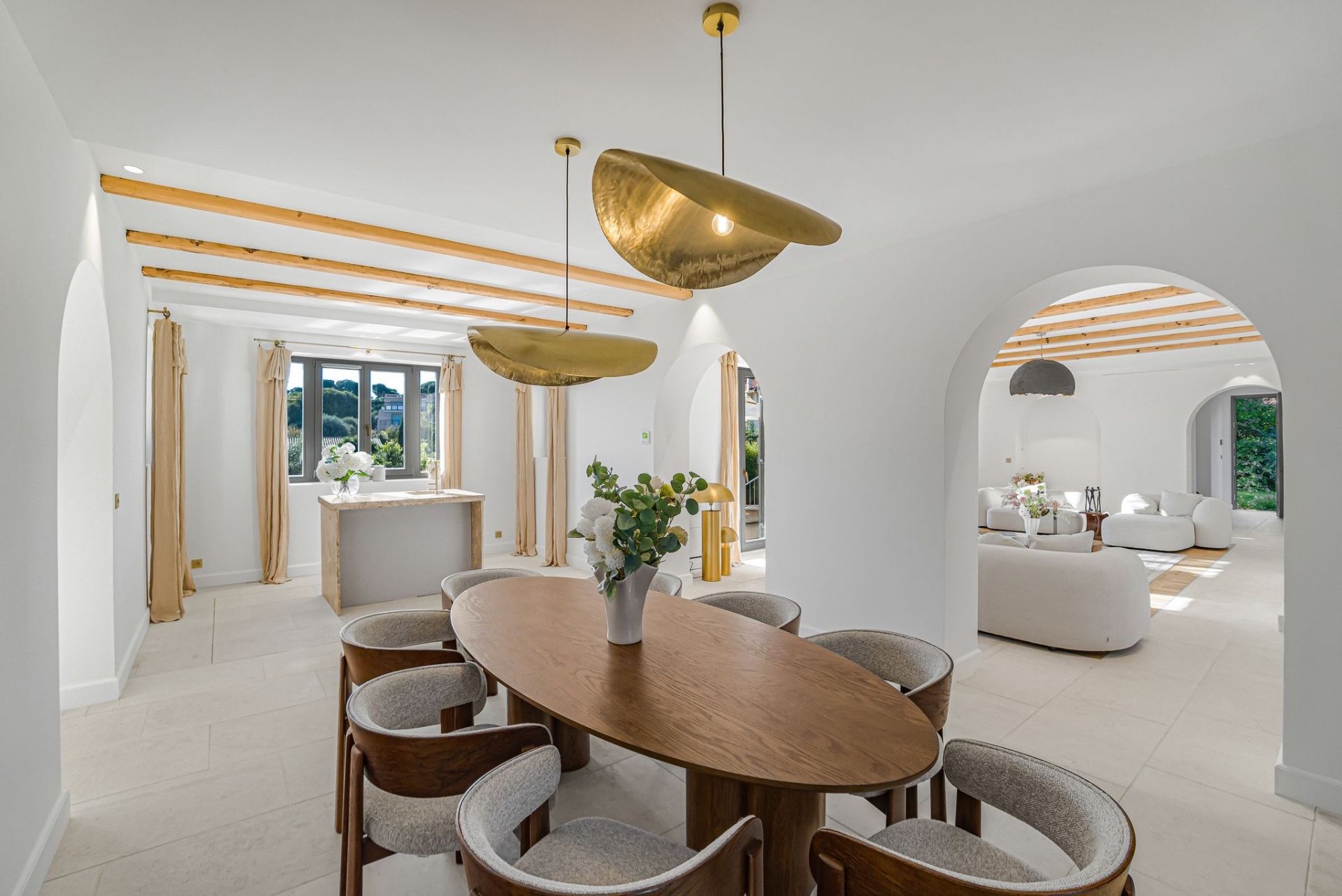 bastide 9 Rooms for sale on ANTIBES (06600)