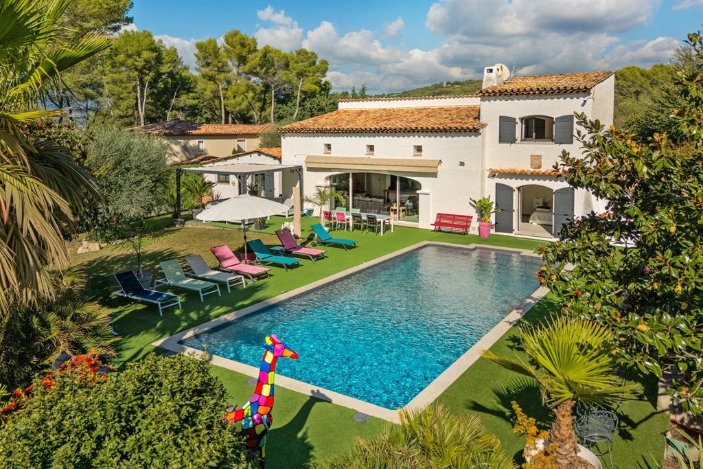 luxury villa 7 Rooms for sale on MOUGINS (06250)