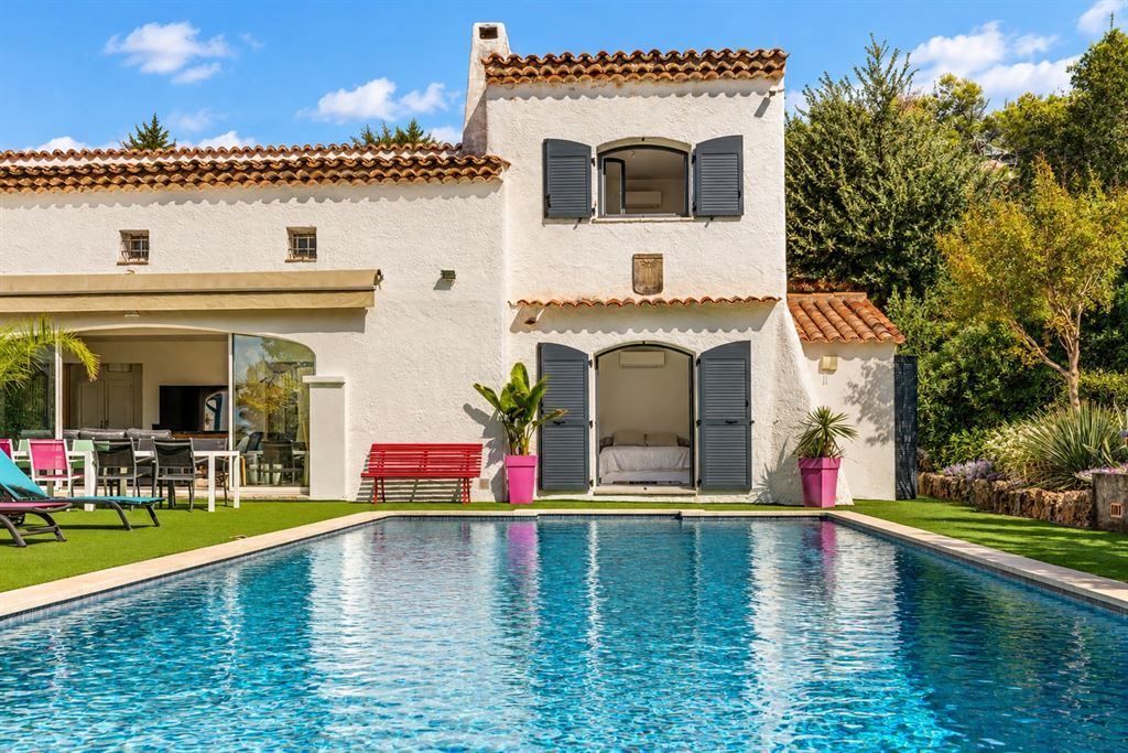 luxury villa 7 Rooms for sale on MOUGINS (06250)