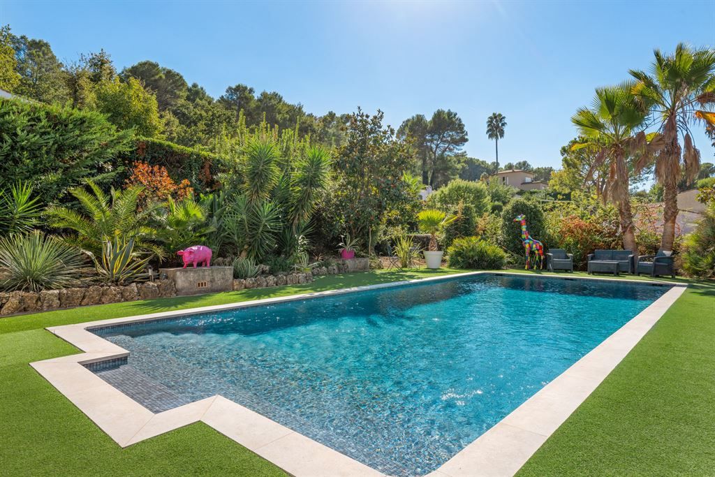 luxury villa 7 Rooms for sale on MOUGINS (06250)
