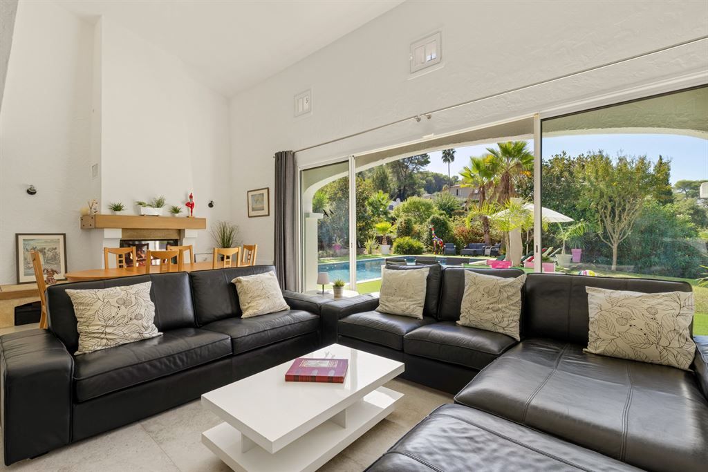 luxury villa 7 Rooms for sale on MOUGINS (06250)