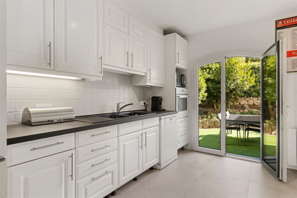 luxury villa 7 Rooms for sale on MOUGINS (06250)