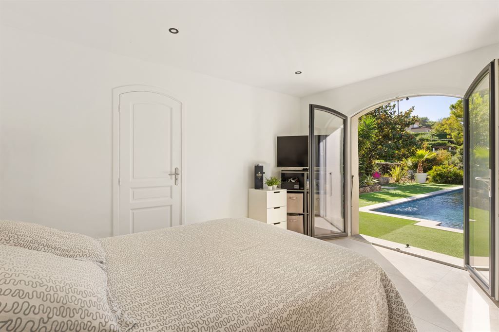 luxury villa 7 Rooms for sale on MOUGINS (06250)