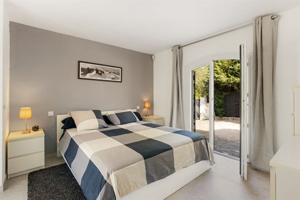 luxury villa 7 Rooms for sale on MOUGINS (06250)