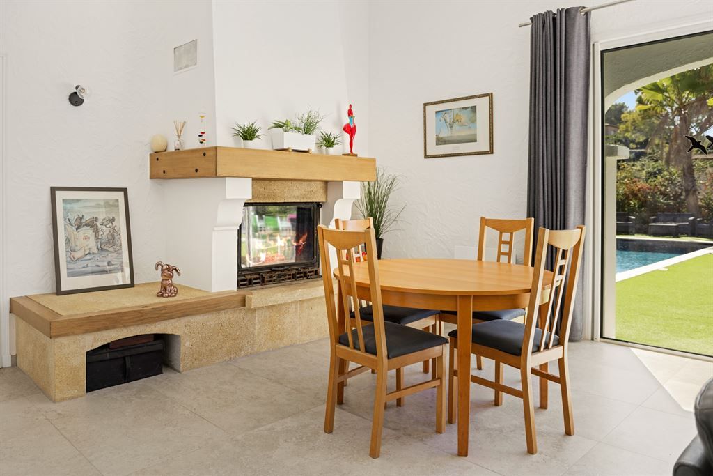 luxury villa 7 Rooms for sale on MOUGINS (06250)