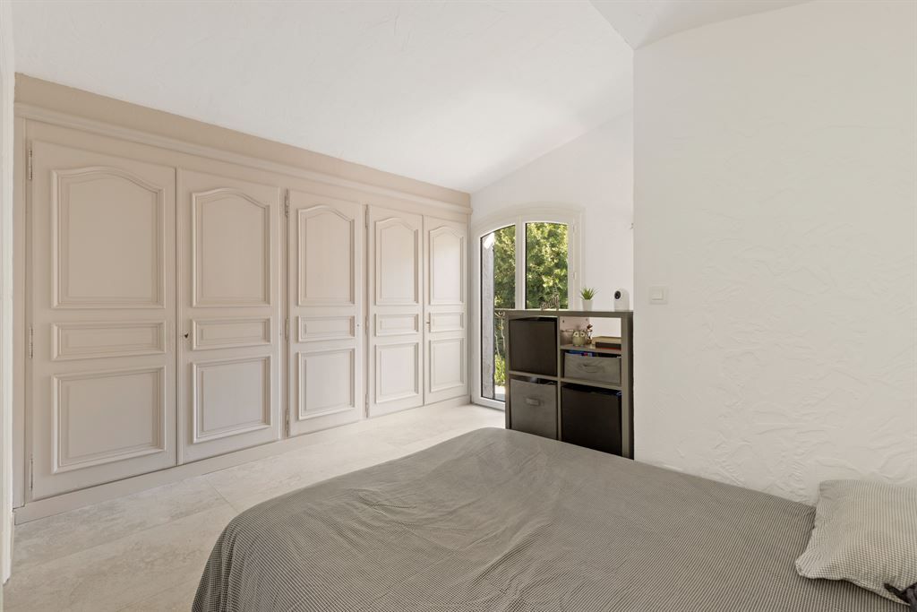 luxury villa 7 Rooms for sale on MOUGINS (06250)