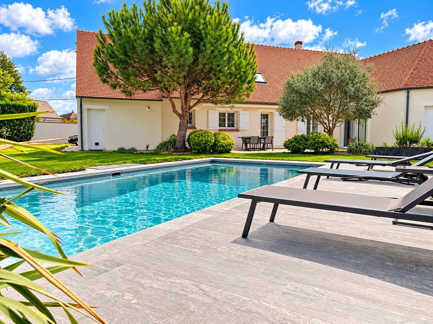 luxury house 8 Rooms for sale on OLIVET (45160)