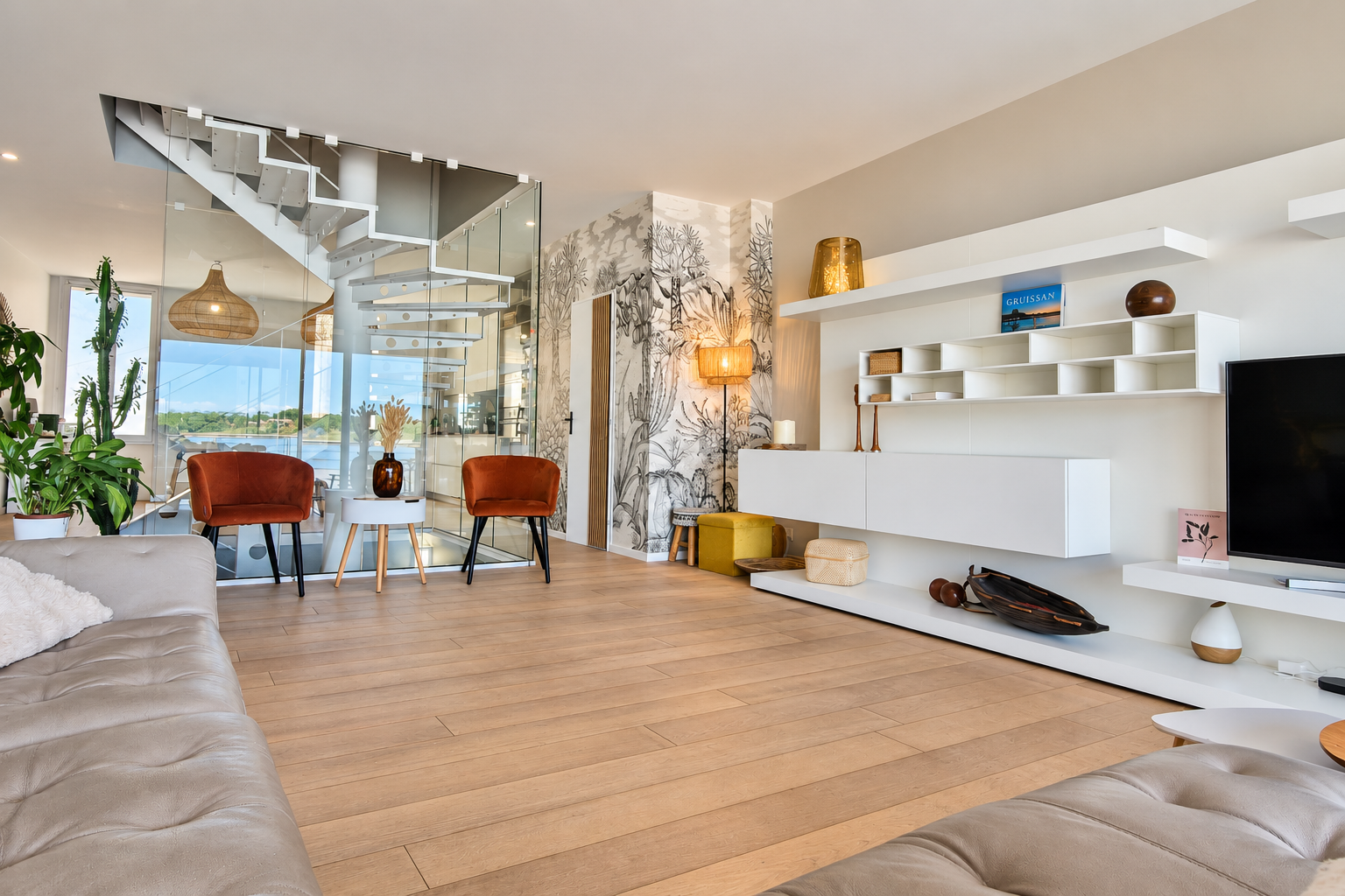 luxury house 6 Rooms for sale on GRUISSAN (11430)