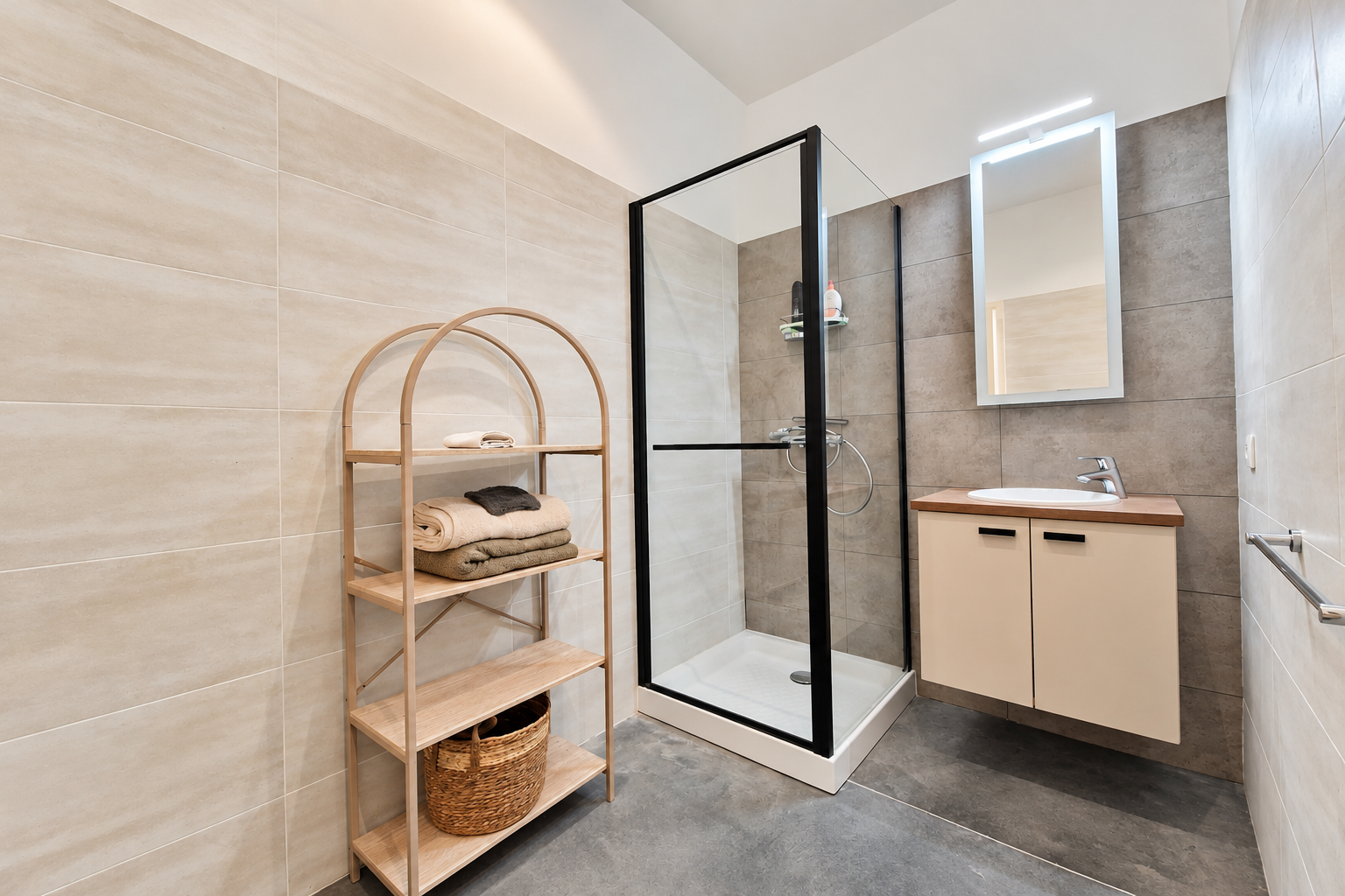 luxury house 6 Rooms for sale on GRUISSAN (11430)