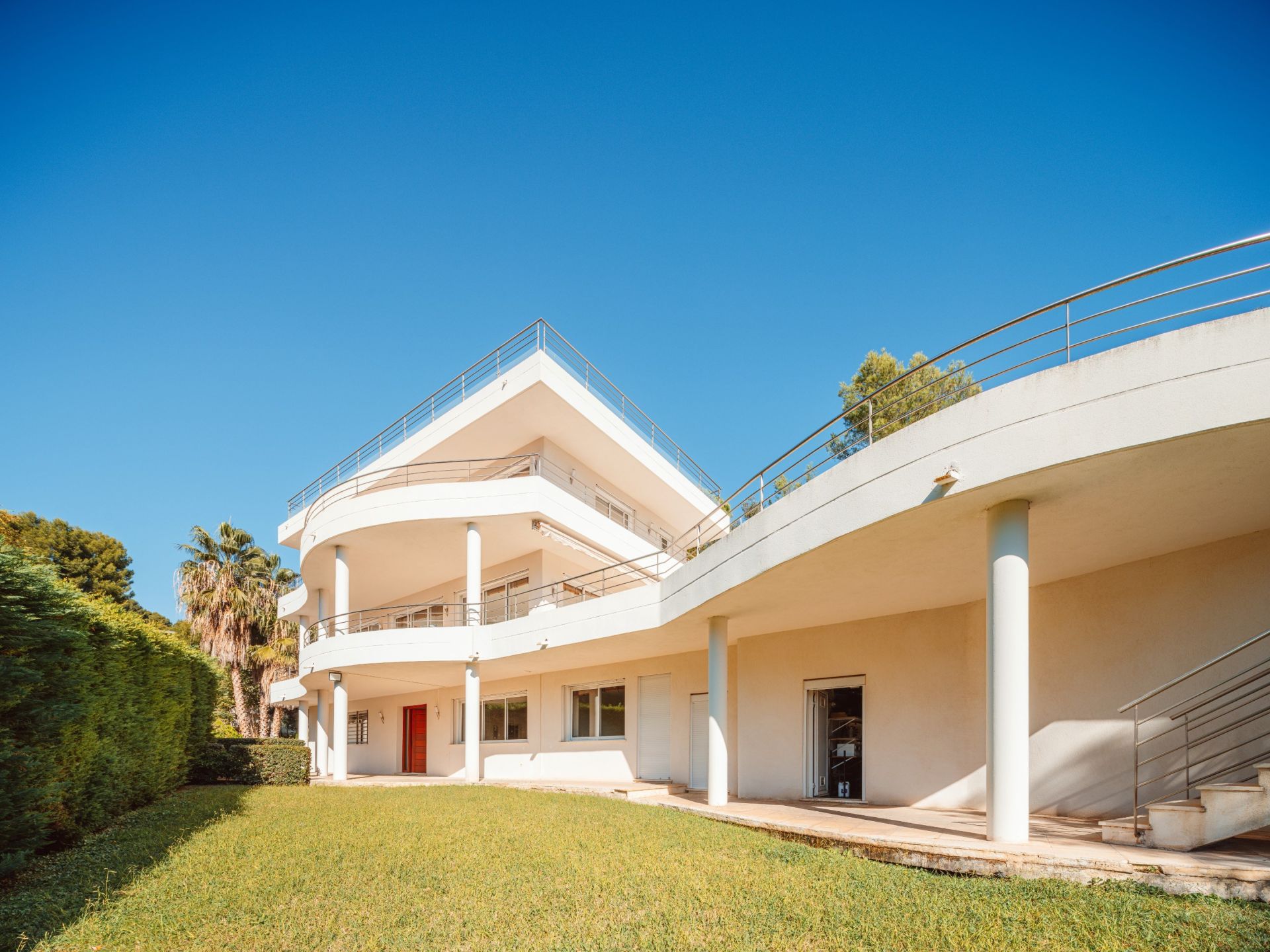 luxury house 6 Rooms for sale on MARSEILLE (13007)
