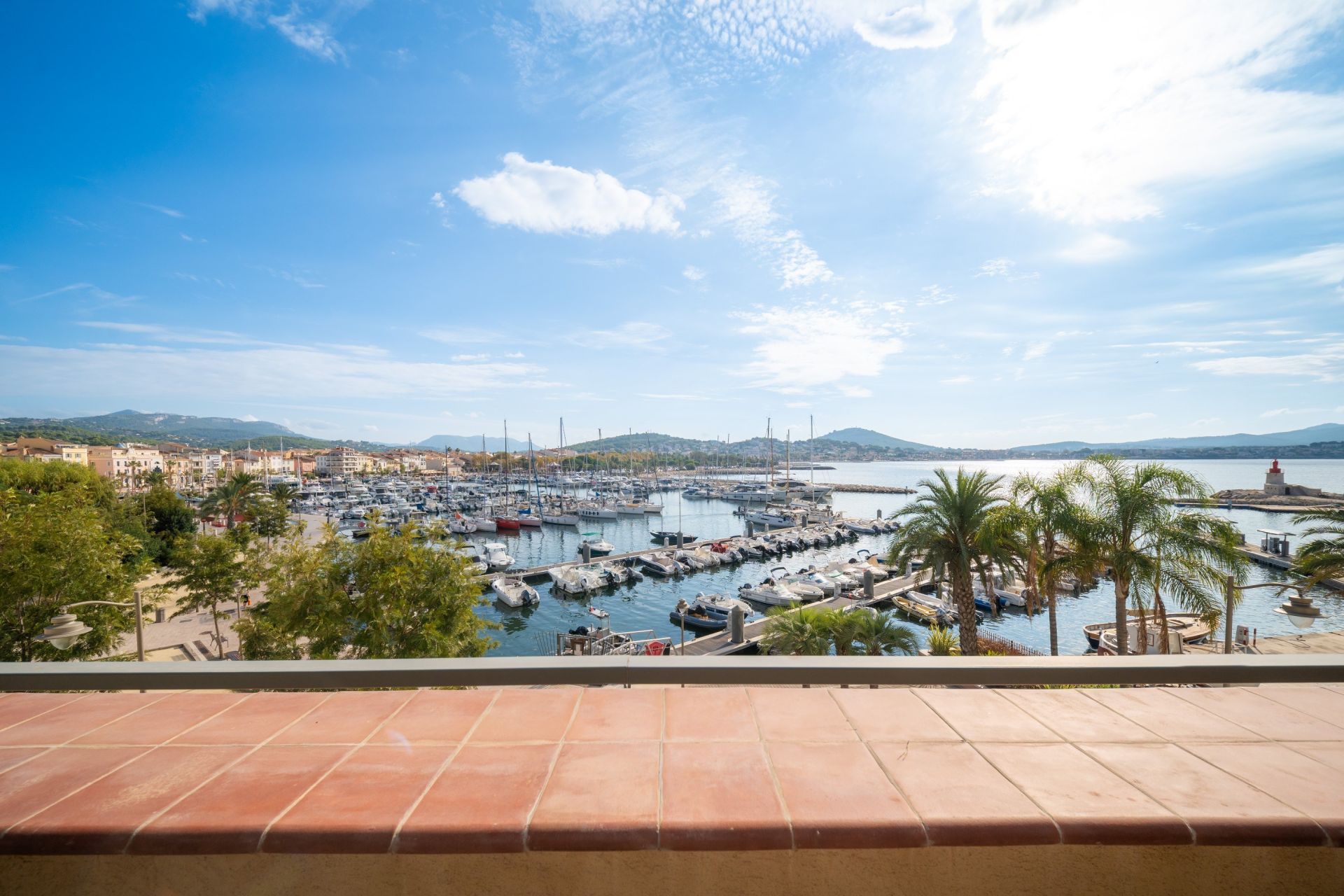 townhouse 5 Rooms for sale on SANARY SUR MER (83110)