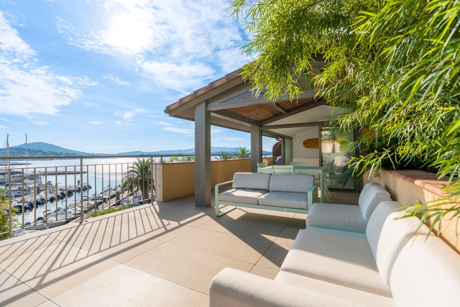 townhouse 5 Rooms for sale on SANARY SUR MER (83110)