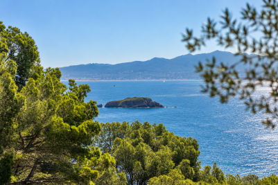 Sale Luxury villa Saint-Cyr-sur-Mer 8&nbsp;Rooms 337&nbsp;m²