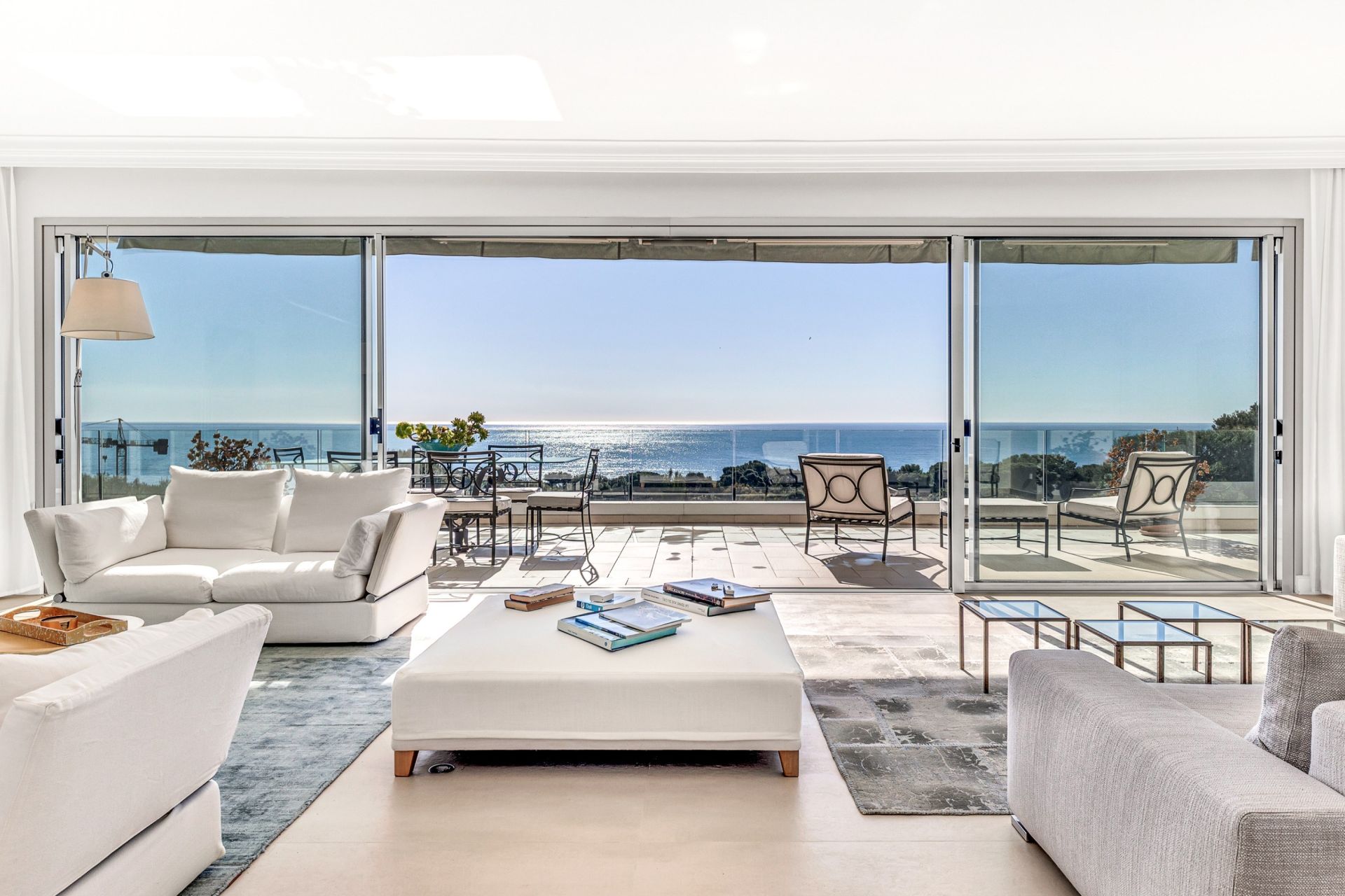 luxury villa 12 Rooms for sale on ST JEAN CAP FERRAT (06230)