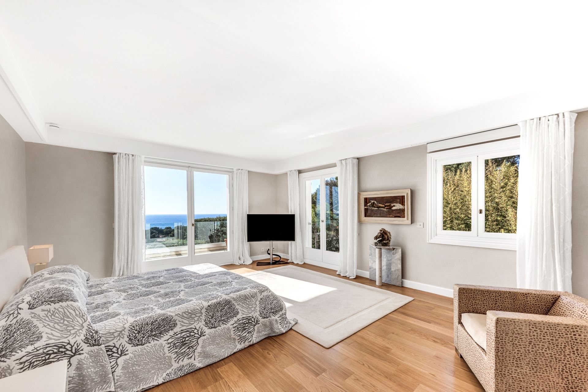 luxury villa 12 Rooms for sale on ST JEAN CAP FERRAT (06230)