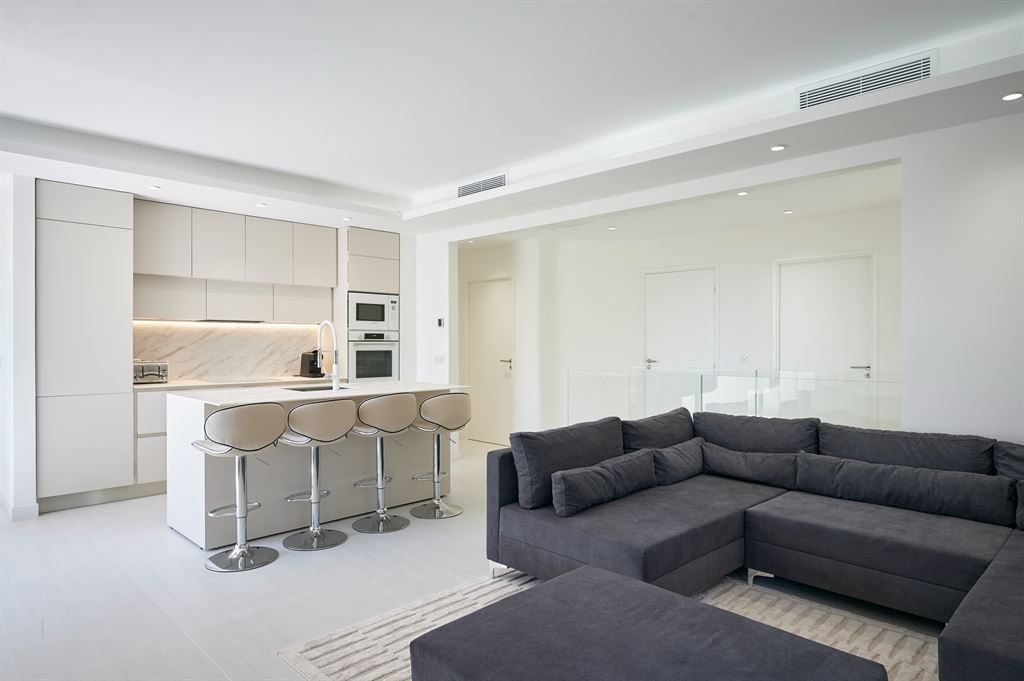 luxury villa 8 Rooms for sale on MOUGINS (06250)