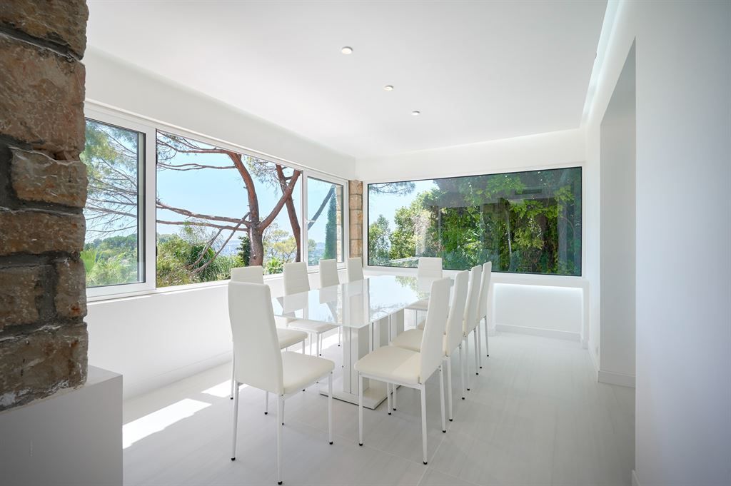 luxury villa 8 Rooms for sale on MOUGINS (06250)