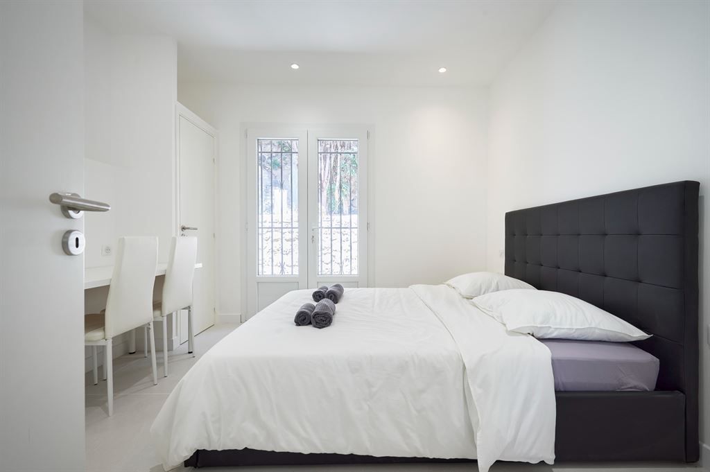 luxury villa 8 Rooms for sale on MOUGINS (06250)