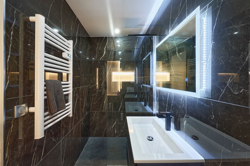 luxury villa 8 Rooms for sale on MOUGINS (06250)
