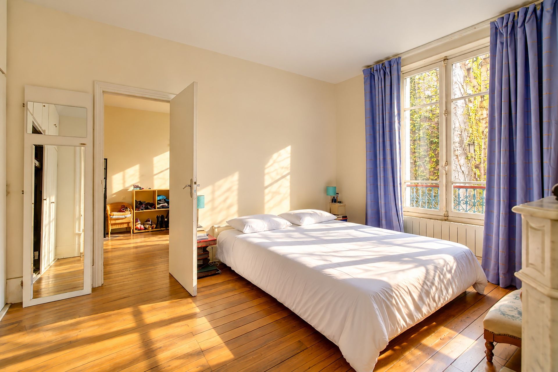 luxury apartment 6 Rooms for sale on PARIS (75016)
