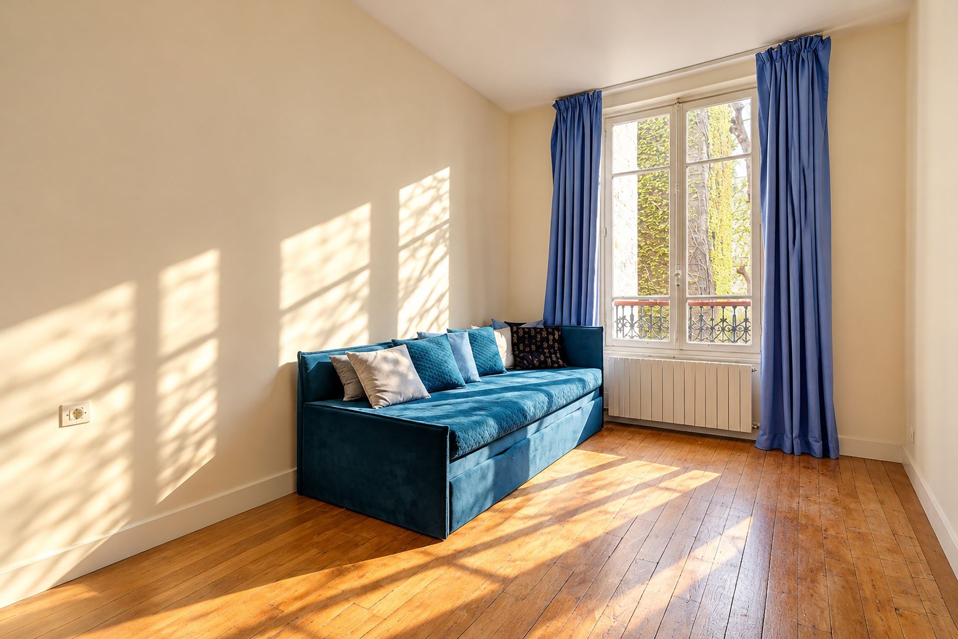 luxury apartment 6 Rooms for sale on PARIS (75016)
