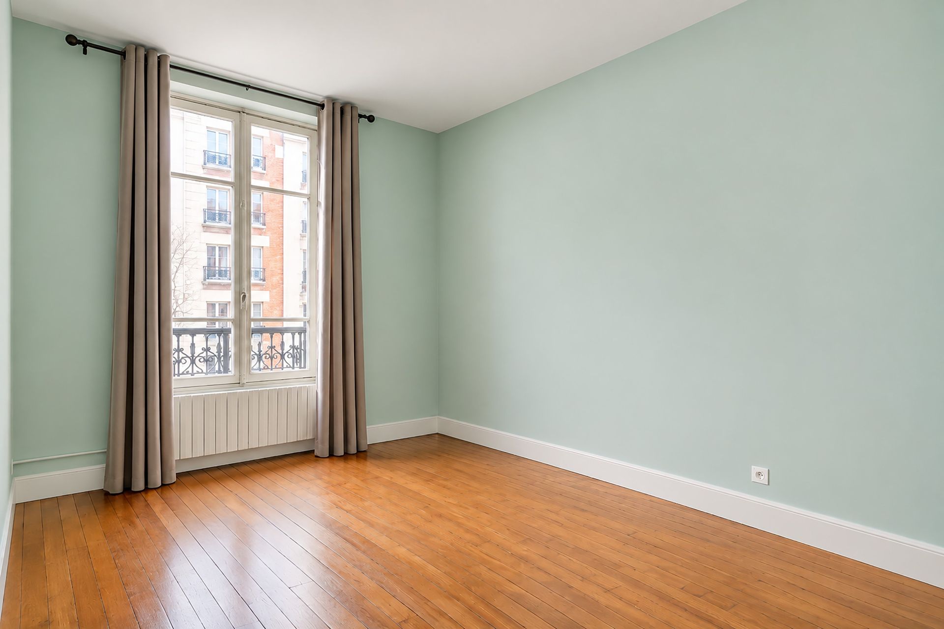 luxury apartment 6 Rooms for sale on PARIS (75016)