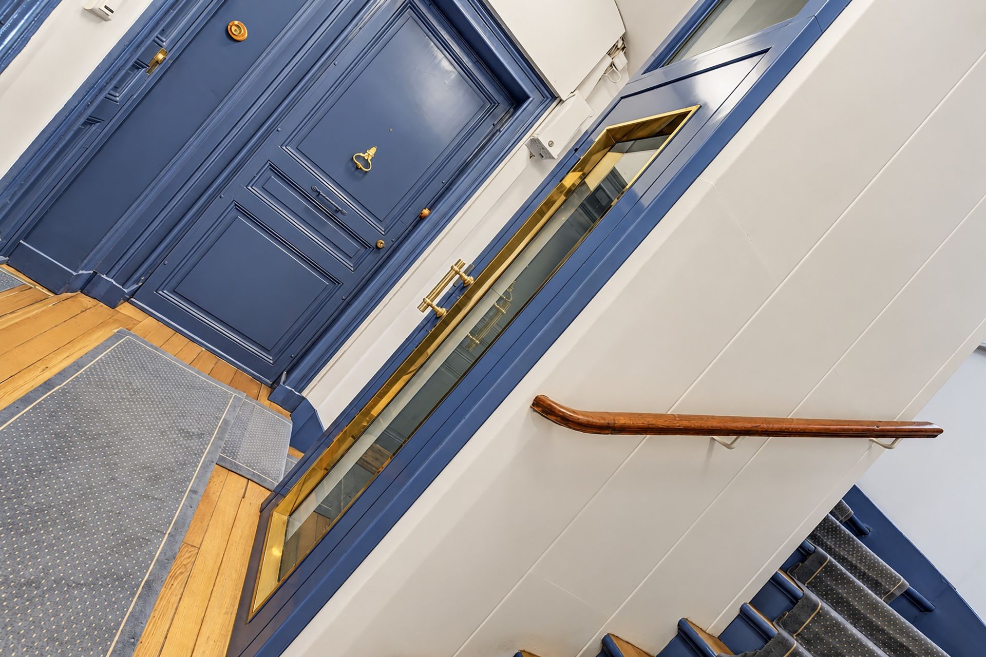 luxury apartment 6 Rooms for sale on PARIS (75016)