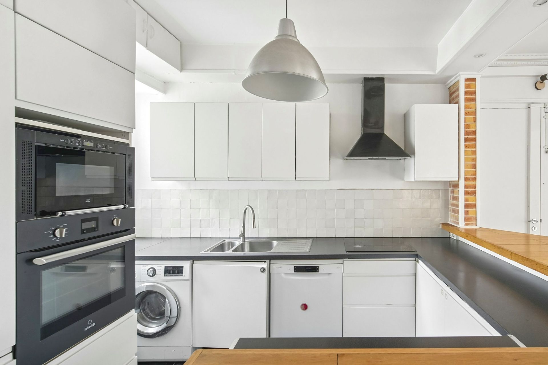 luxury apartment 4 Rooms for sale on PARIS (75017)