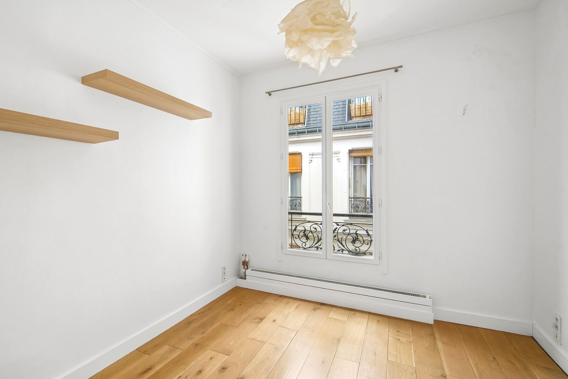 luxury apartment 4 Rooms for sale on PARIS (75017)