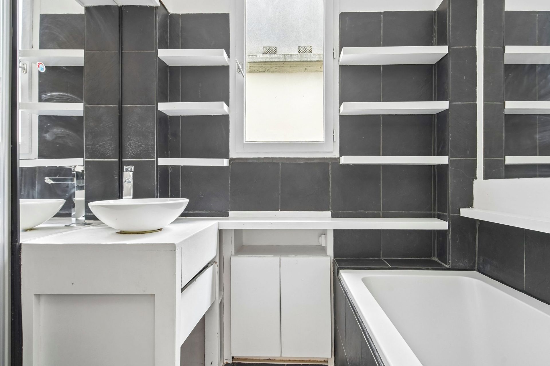 luxury apartment 4 Rooms for sale on PARIS (75017)