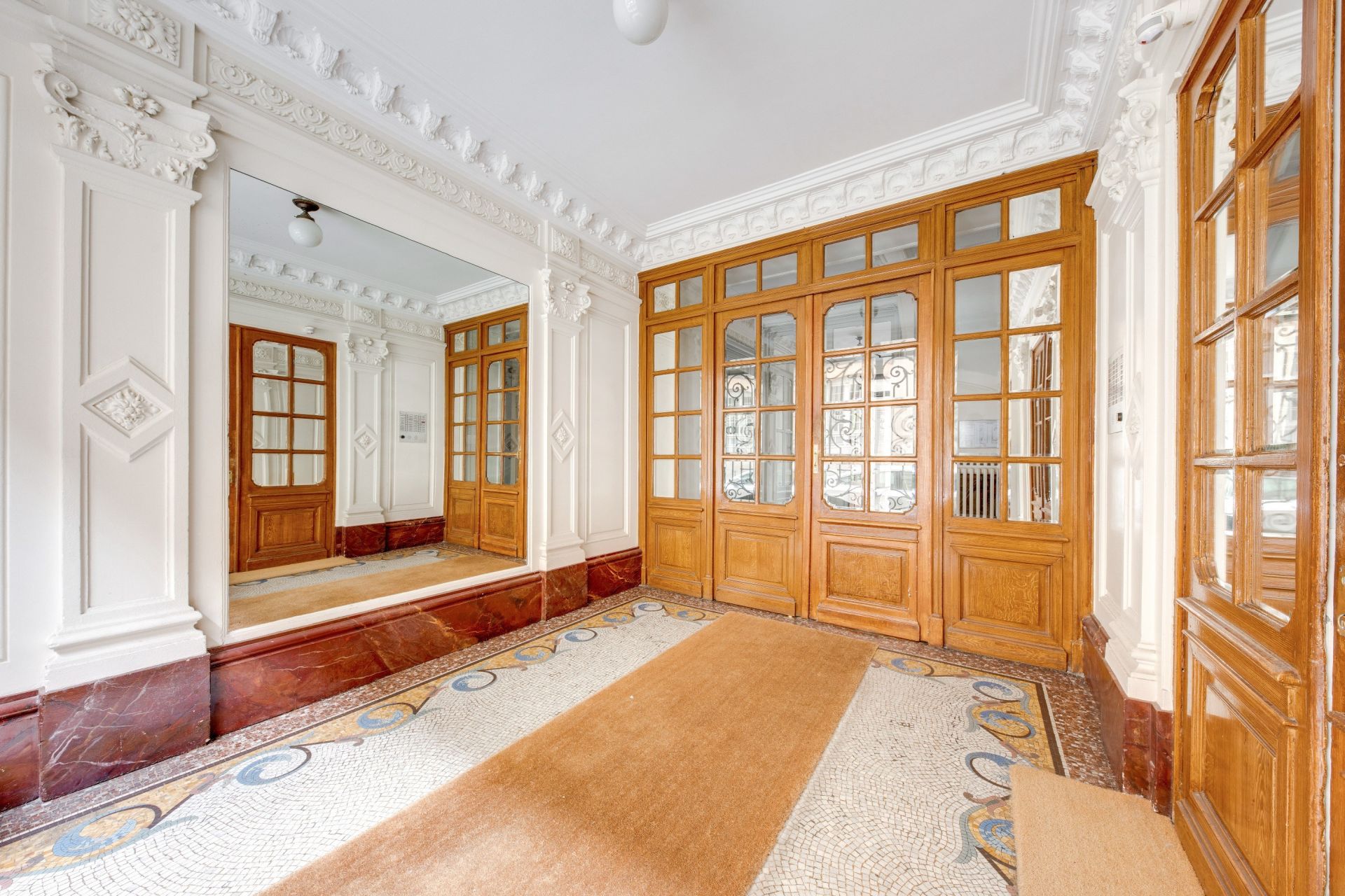 luxury apartment 4 Rooms for sale on PARIS (75017)