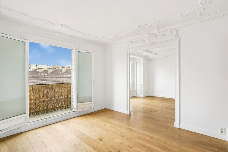 luxury apartment 4 Rooms for sale on PARIS (75017)