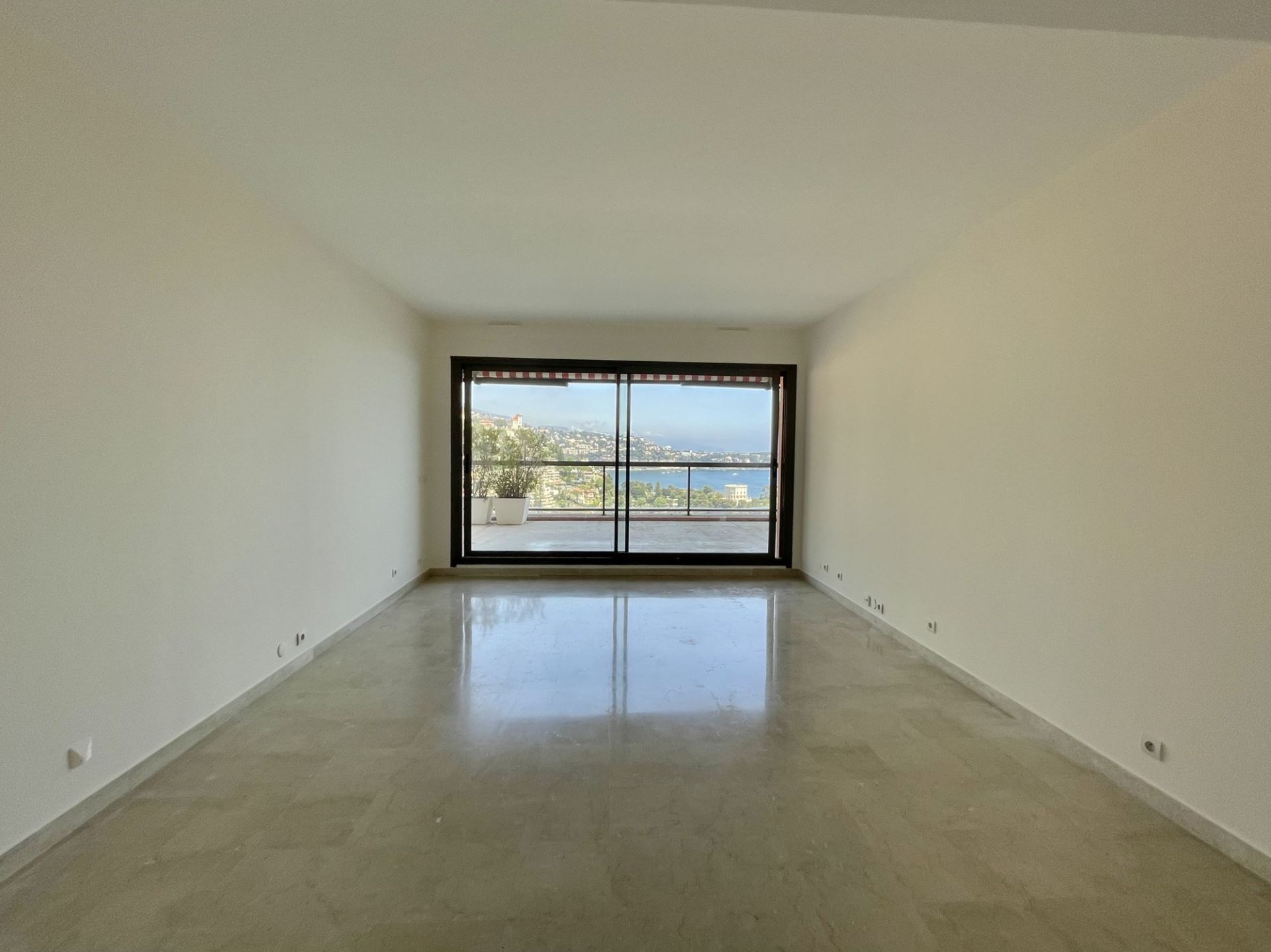 luxury apartment 2 Rooms for rent on MONACO (98000)
