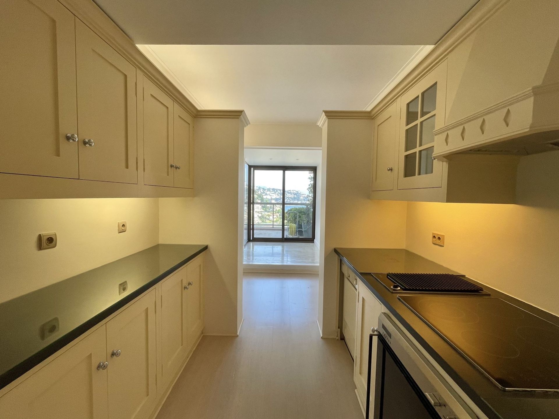 luxury apartment 2 Rooms for rent on MONACO (98000)