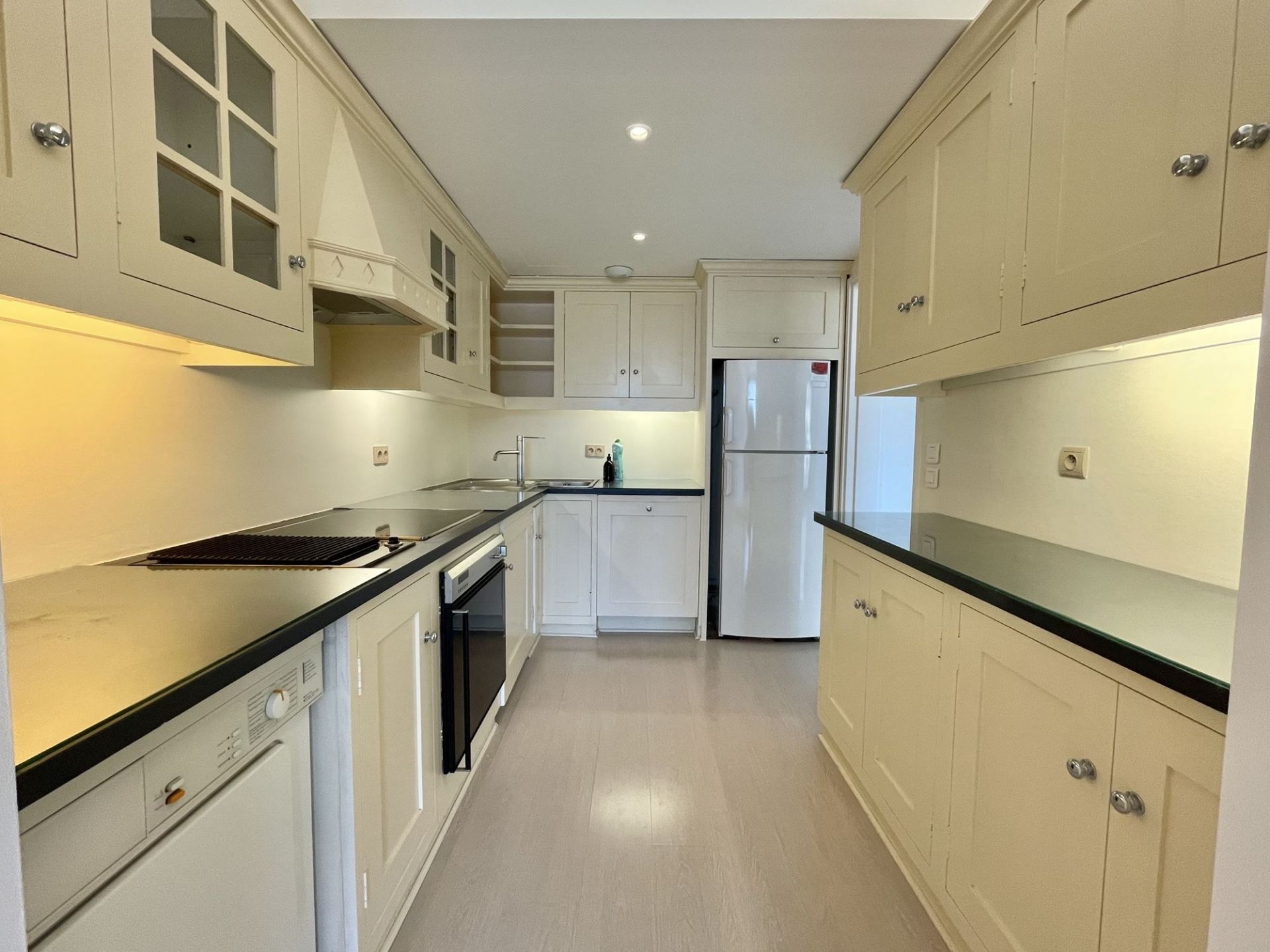 luxury apartment 2 Rooms for rent on MONACO (98000)