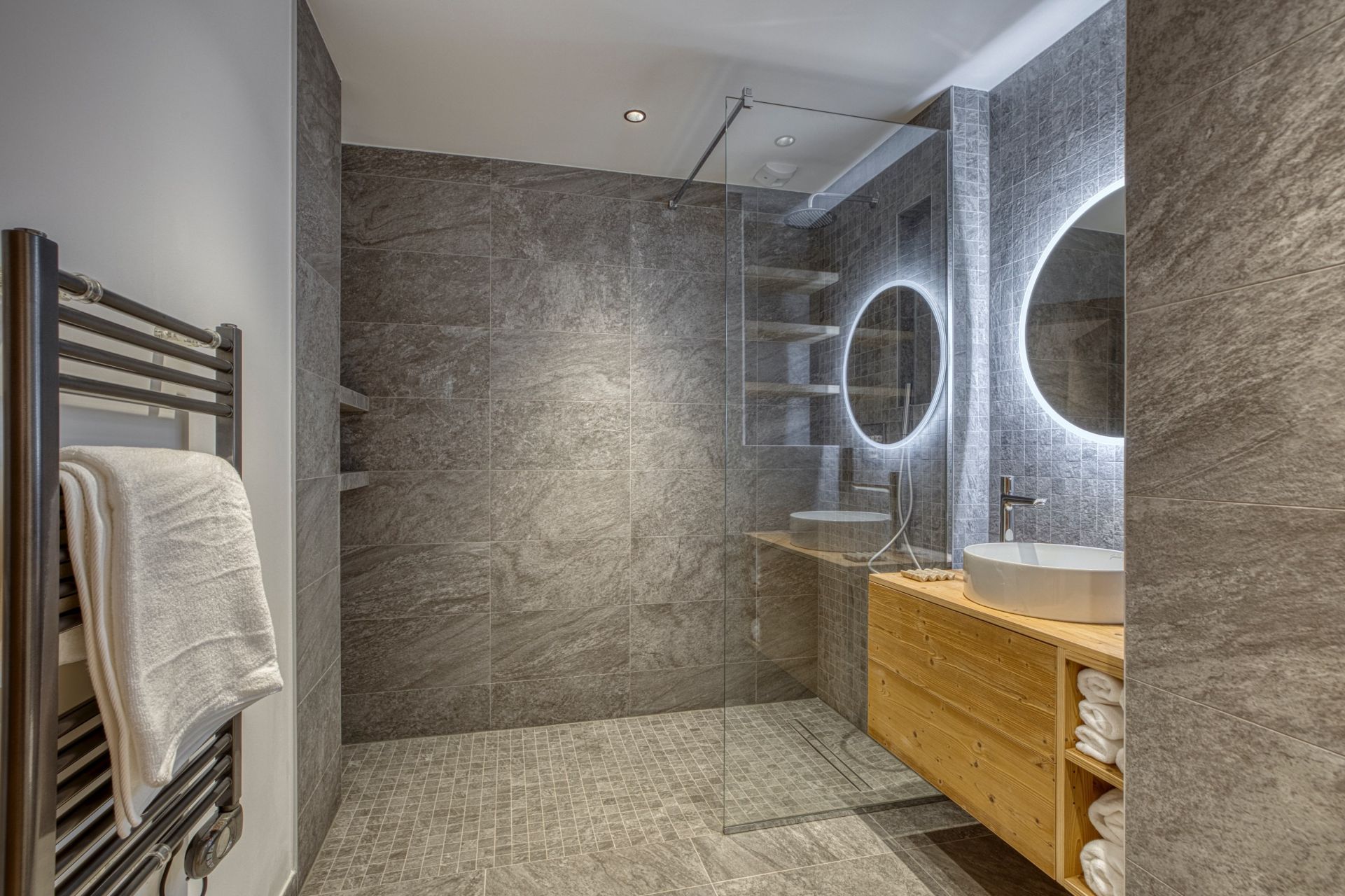 luxury chalet 5 Rooms for sale on LE GRAND BORNAND (74450)