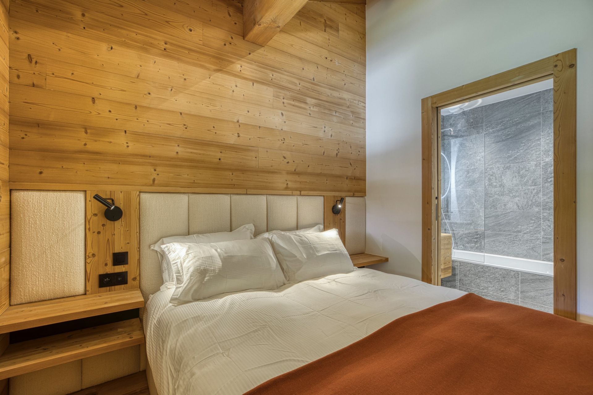 luxury chalet 5 Rooms for sale on LE GRAND BORNAND (74450)