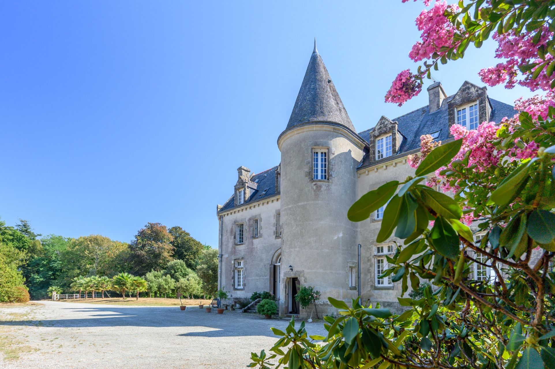 manor house 15 Rooms for sale on QUIMPER (29000)