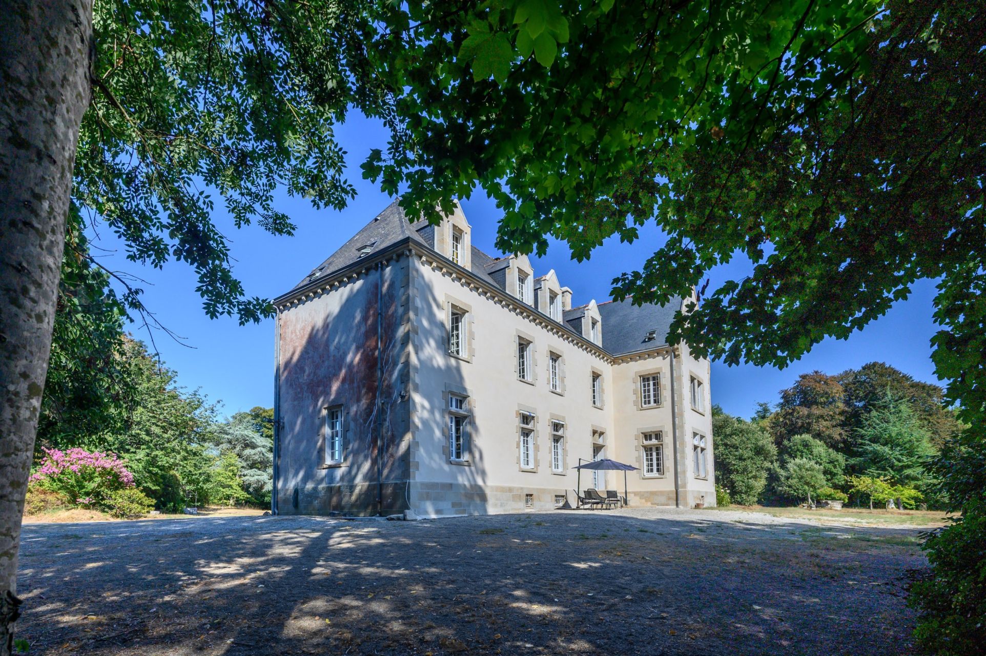 manor house 15 Rooms for sale on QUIMPER (29000)