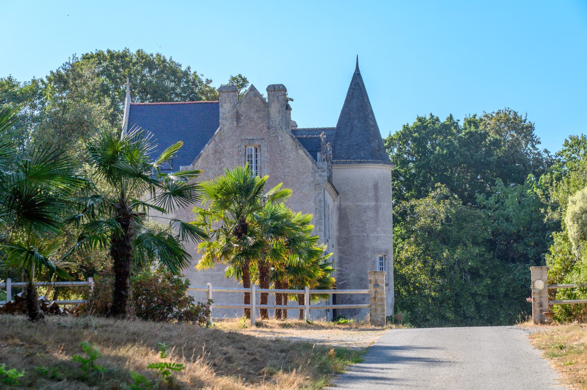 manor house 15 Rooms for sale on QUIMPER (29000)