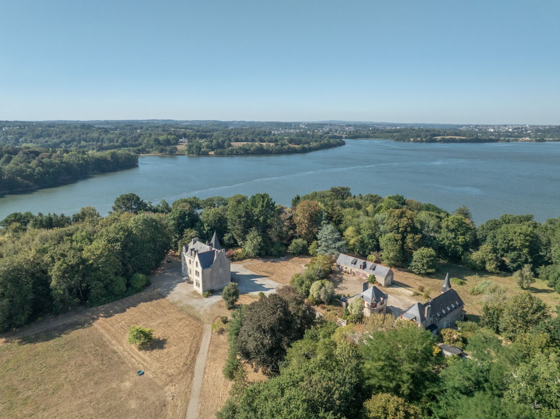 manor house 15 Rooms for sale on QUIMPER (29000)