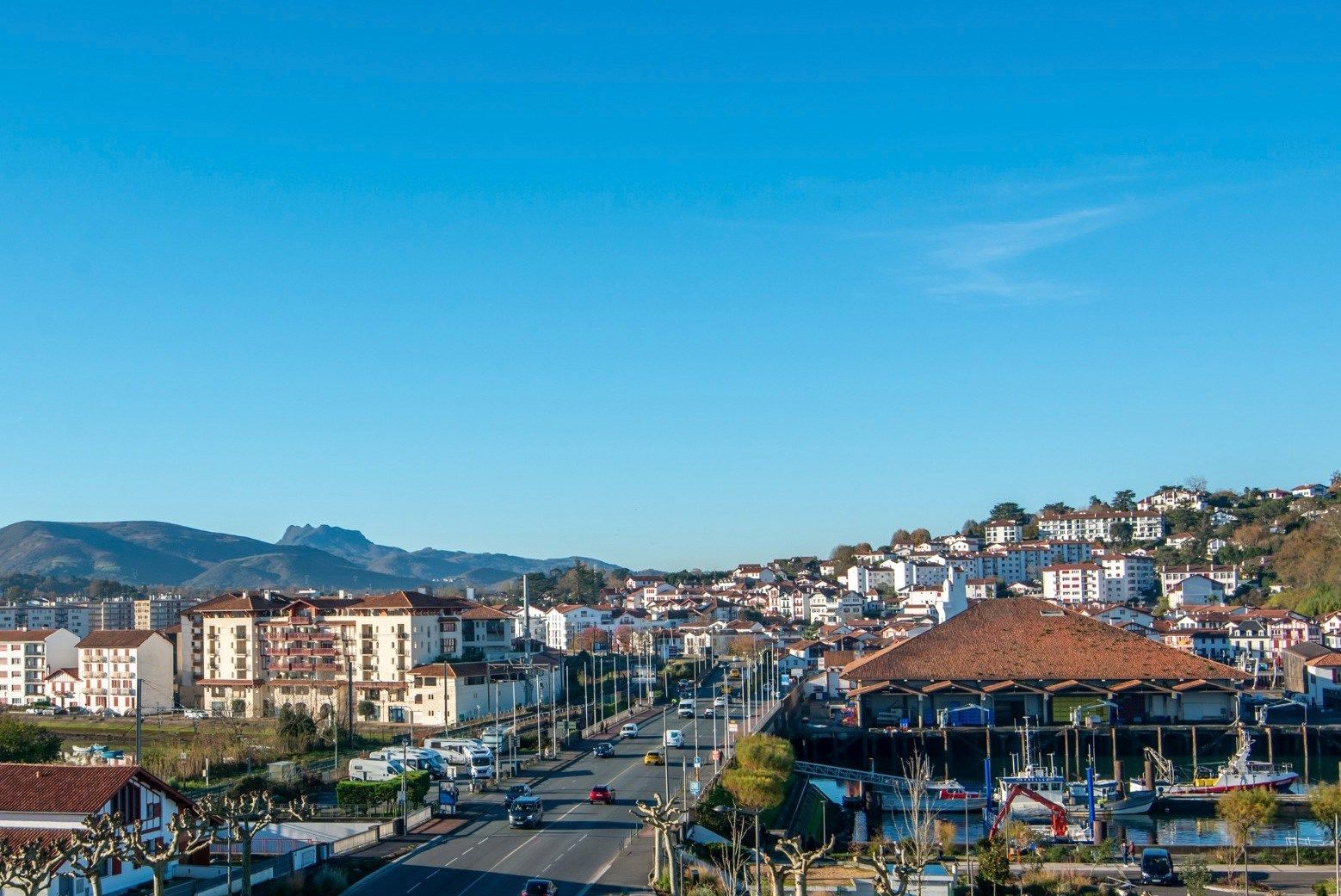 luxury apartment 3 Rooms for sale on ST JEAN DE LUZ (64500)