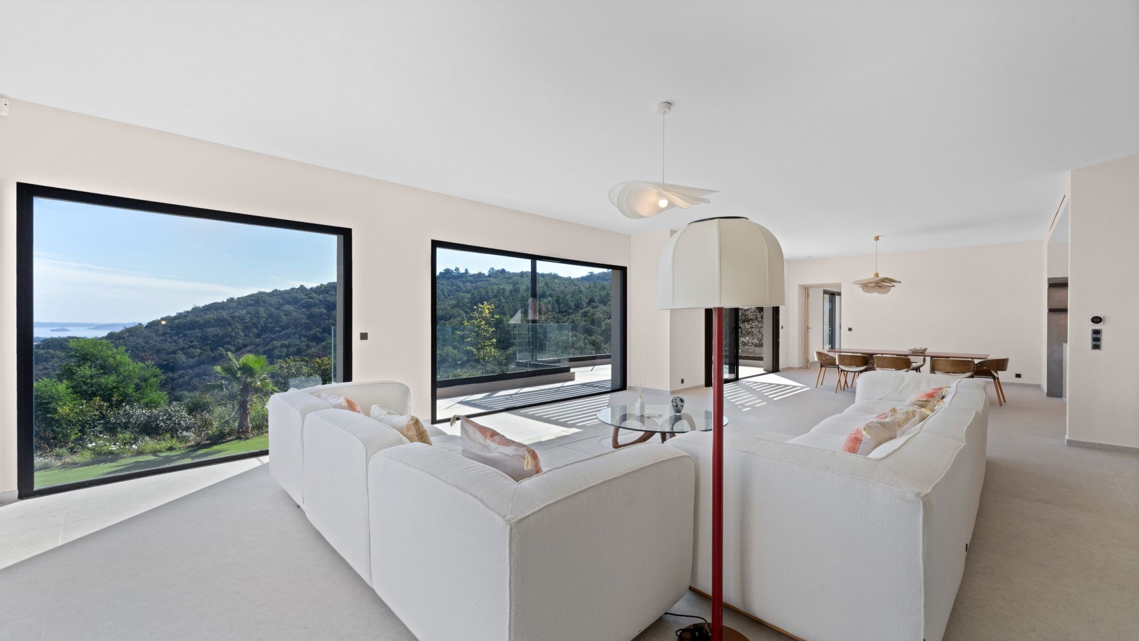 contemporary house 8 Rooms for sale on GRIMAUD (83310)
