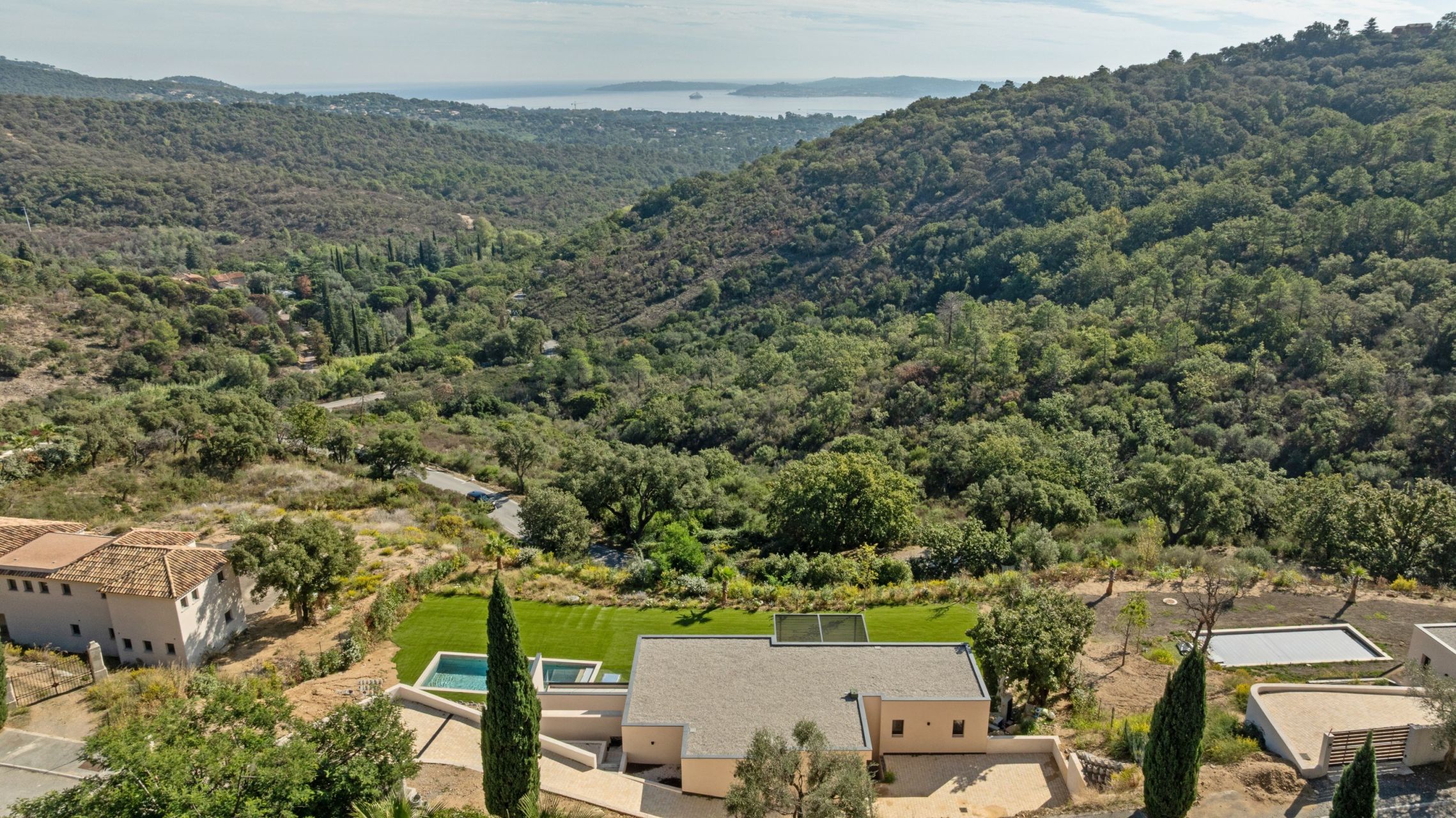 contemporary house 8 Rooms for sale on GRIMAUD (83310)