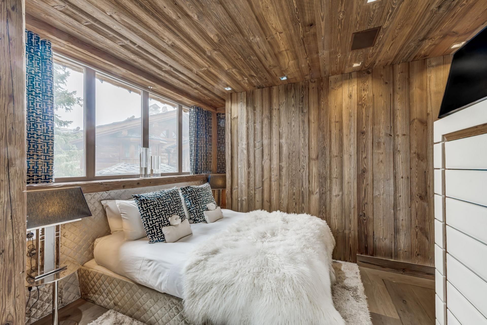luxury chalet 5 Rooms for seasonal rent on COURCHEVEL (73120)