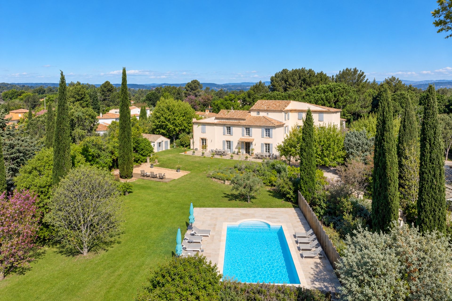luxury house 11 Rooms for sale on AIX EN PROVENCE (13100)
