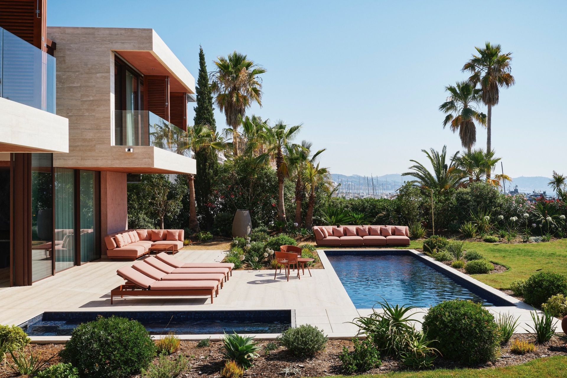 contemporary house 10 Rooms for sale on MANDELIEU LA NAPOULE (06210)