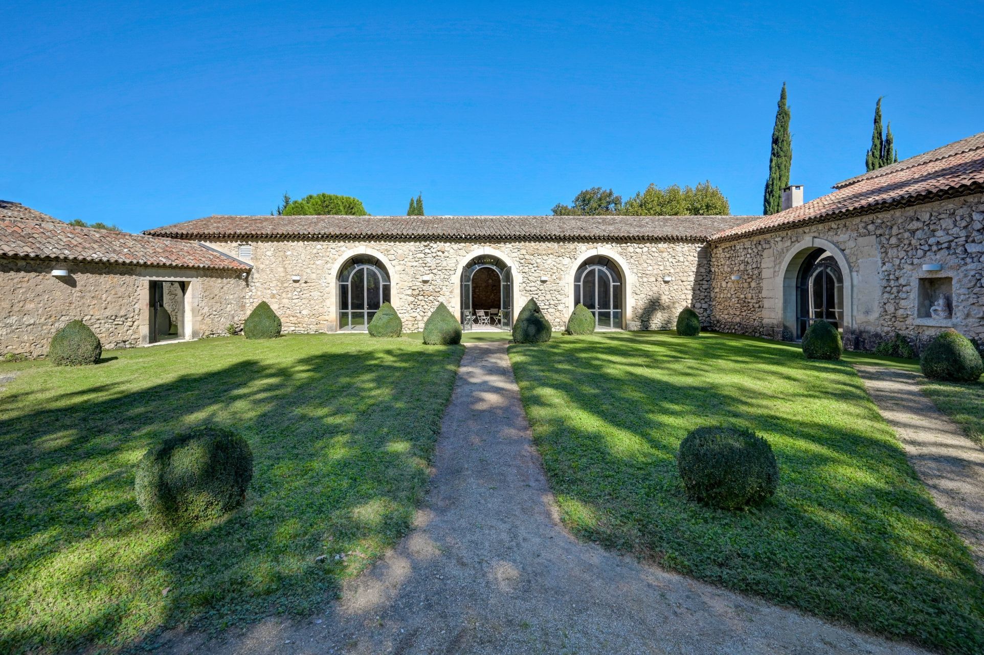 luxury house 10 Rooms for sale on AIX EN PROVENCE (13100)